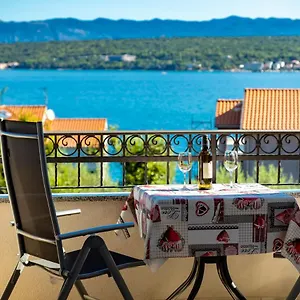 https://apartments-jelena-vantacici.primorje-gorskikotar.com